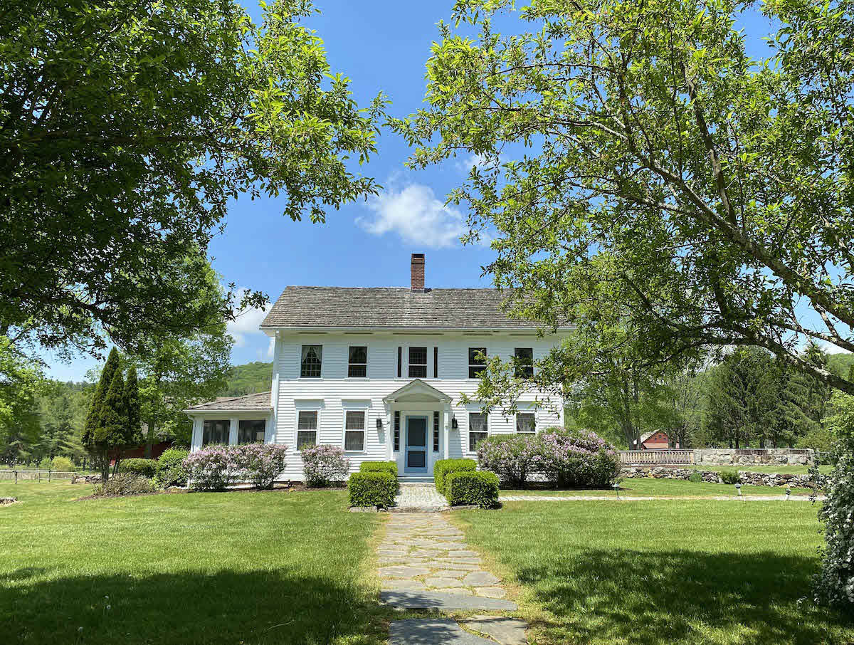Building photograph for 28 DUGWAY ROAD